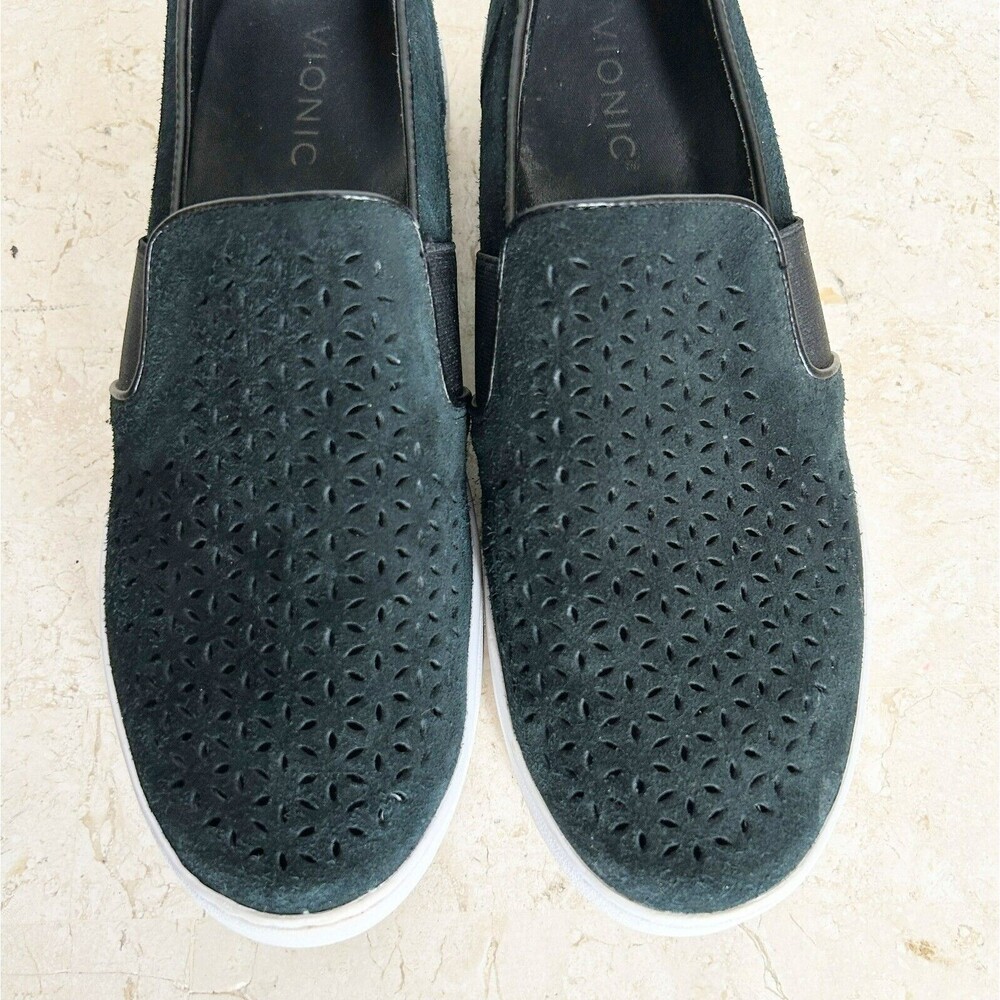 Vionic Shoes Women's 9.5 Black Leather Sneakers Perforated Flats Loafers - Picture 2 of 7